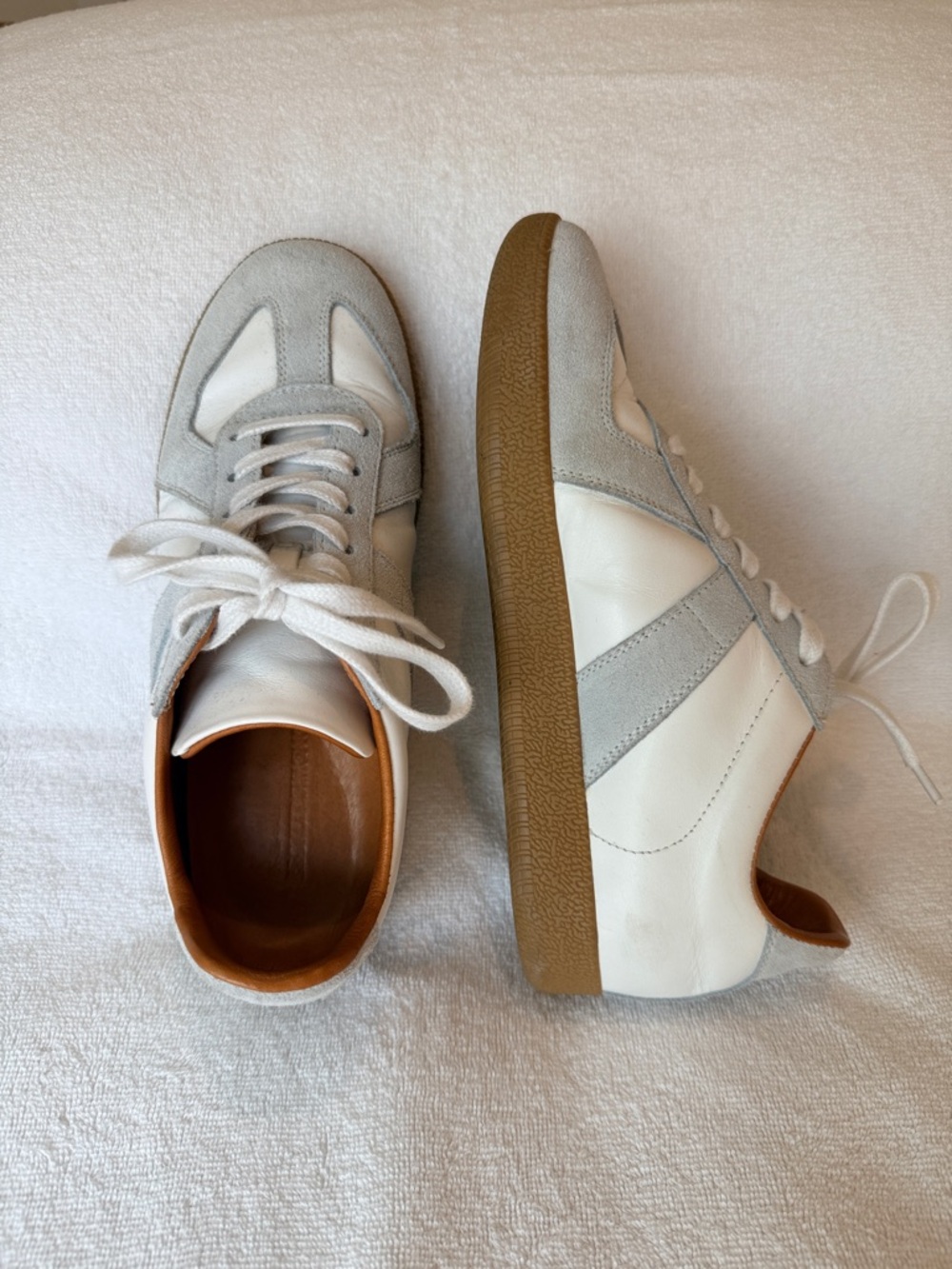 Women’s Beckett Simonon White Sneakers with Gum Sole Size 8